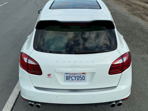 Used 2012 Porsche Cayenne S image 29