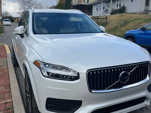 Used 2020 Volvo XC90 T5 Momentum w/ Protection Package Premier image 4