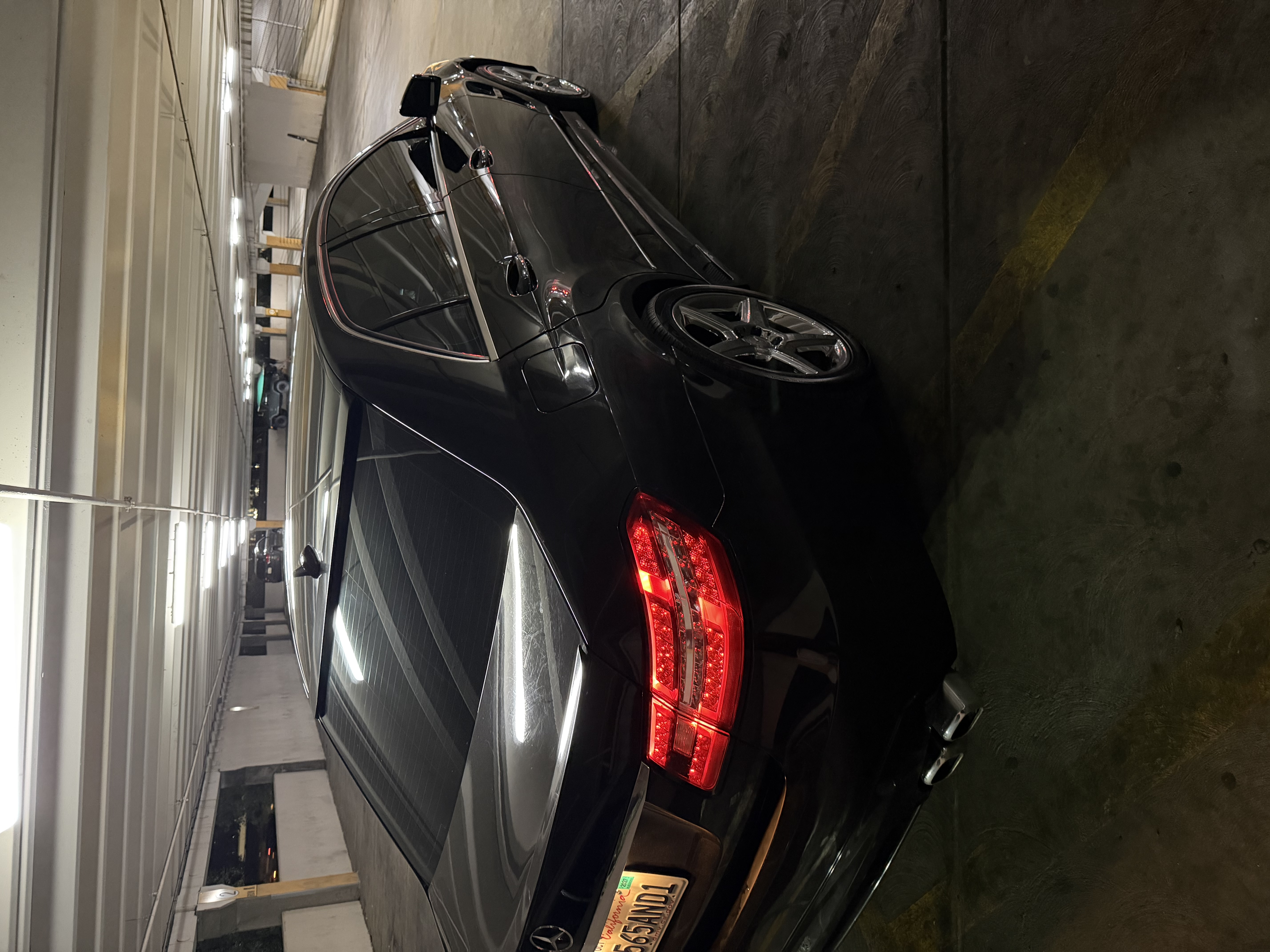Used 2010 Mercedes-Benz E 550 Sedan image 4