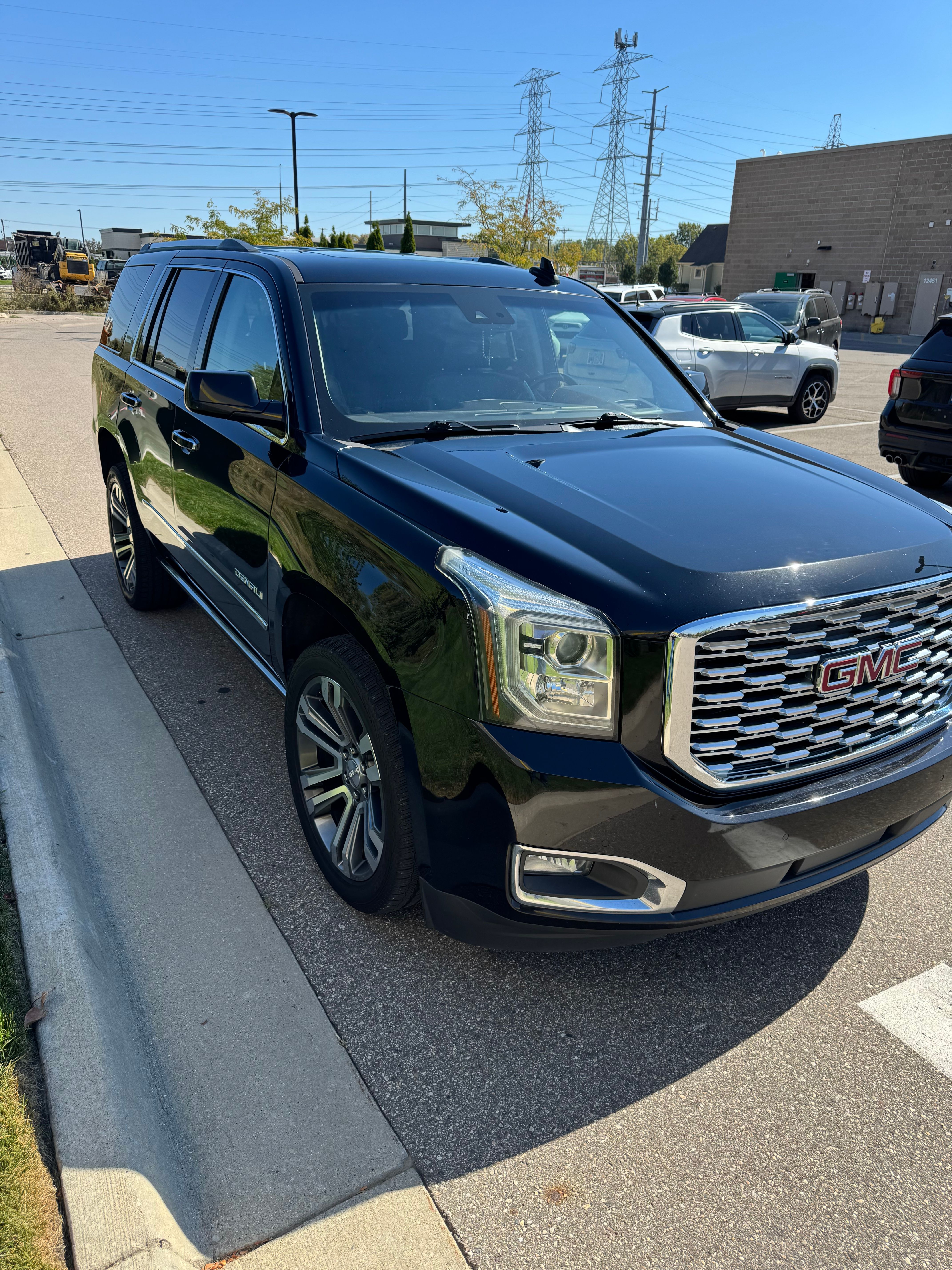 Used 2018 GMC Yukon Denali w/ Denali Ultimate Package AWD/4WD image 9