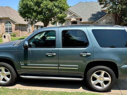 Used 2008 Chevrolet Tahoe LS RWD image 1