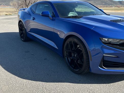 Used 2019 Chevrolet Camaro SS RWD image 4