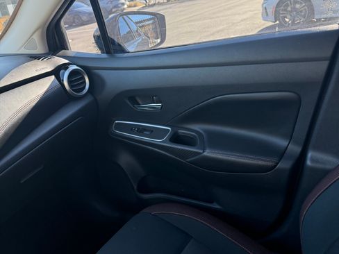 Used 2020 Nissan Versa SR w/ Convenience Package image 17