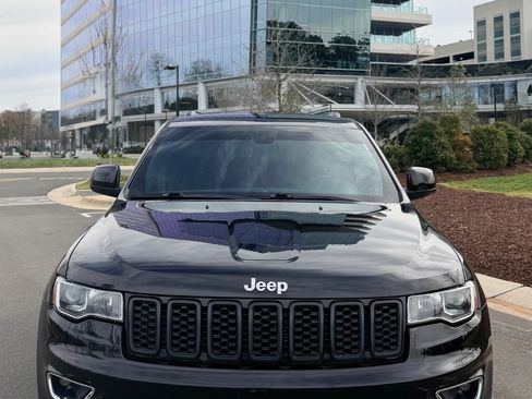 Used 2017 Jeep Grand Cherokee Laredo w/ Quick Order Package 23E image 6