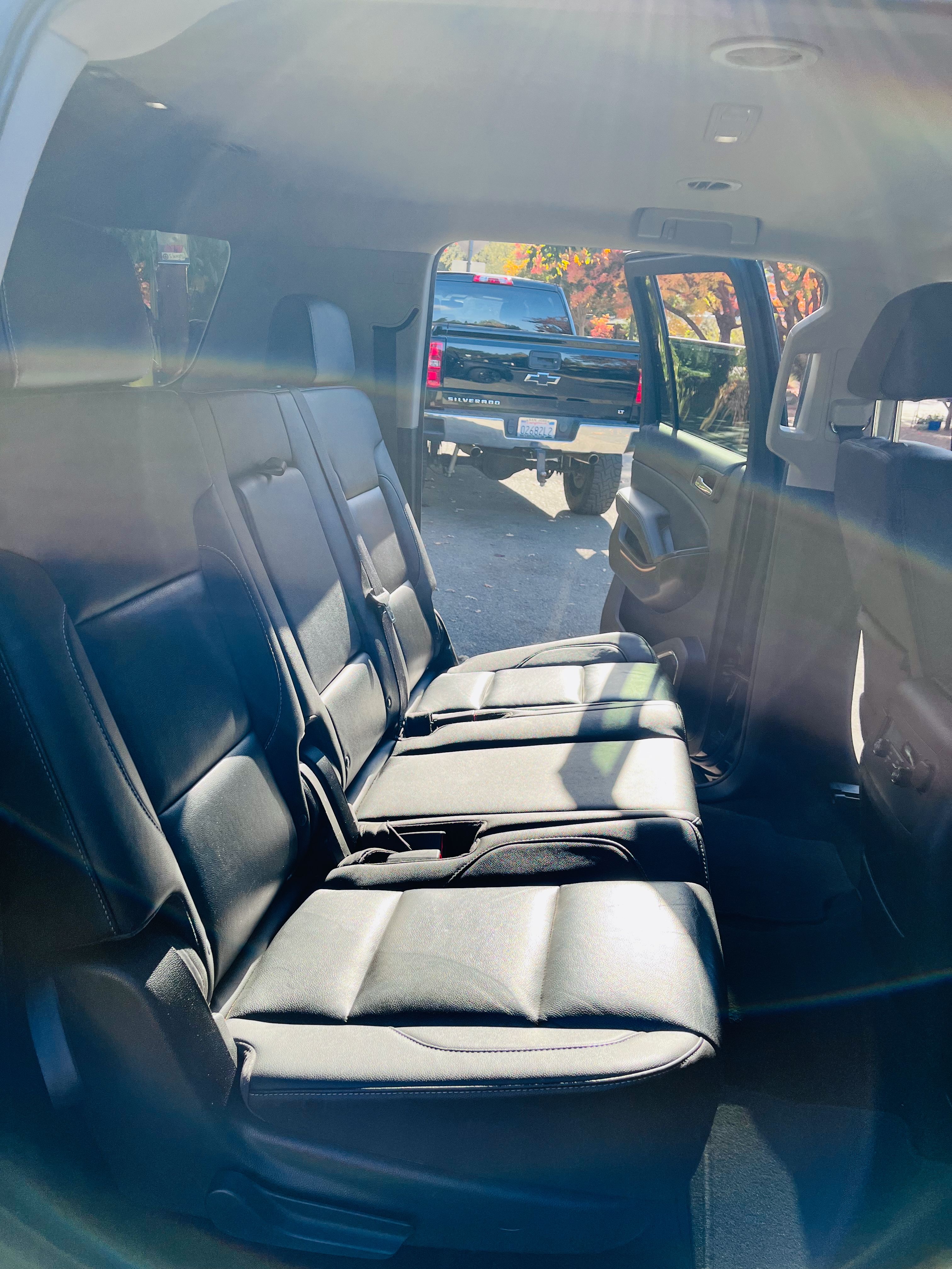 Used 2018 Chevrolet Suburban LT w/ Luxury Package AWD/4WD image 18