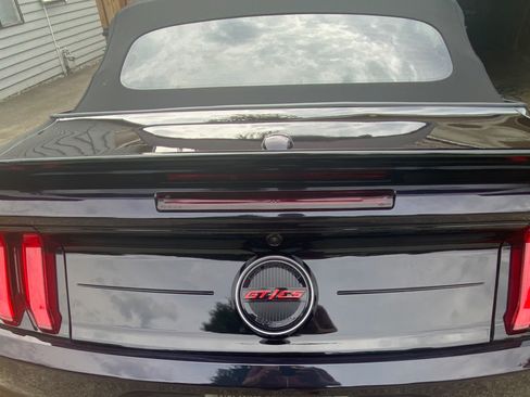 Used 2022 Ford Mustang GT Premium w/ Equipment Group 401A RWD image 12