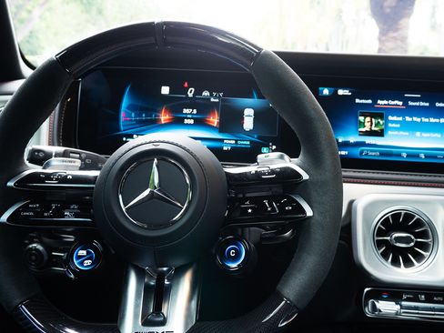 Used 2025 Mercedes-Benz G 63 AMG 4MATIC image 8