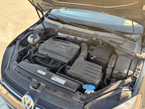 Used 2016 Volkswagen Golf SE w/ Lighting Package FWD image 6