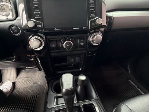 Used 2020 Toyota 4Runner TRD Off-Road Premium w/ Moonroof Package AWD/4WD image 16