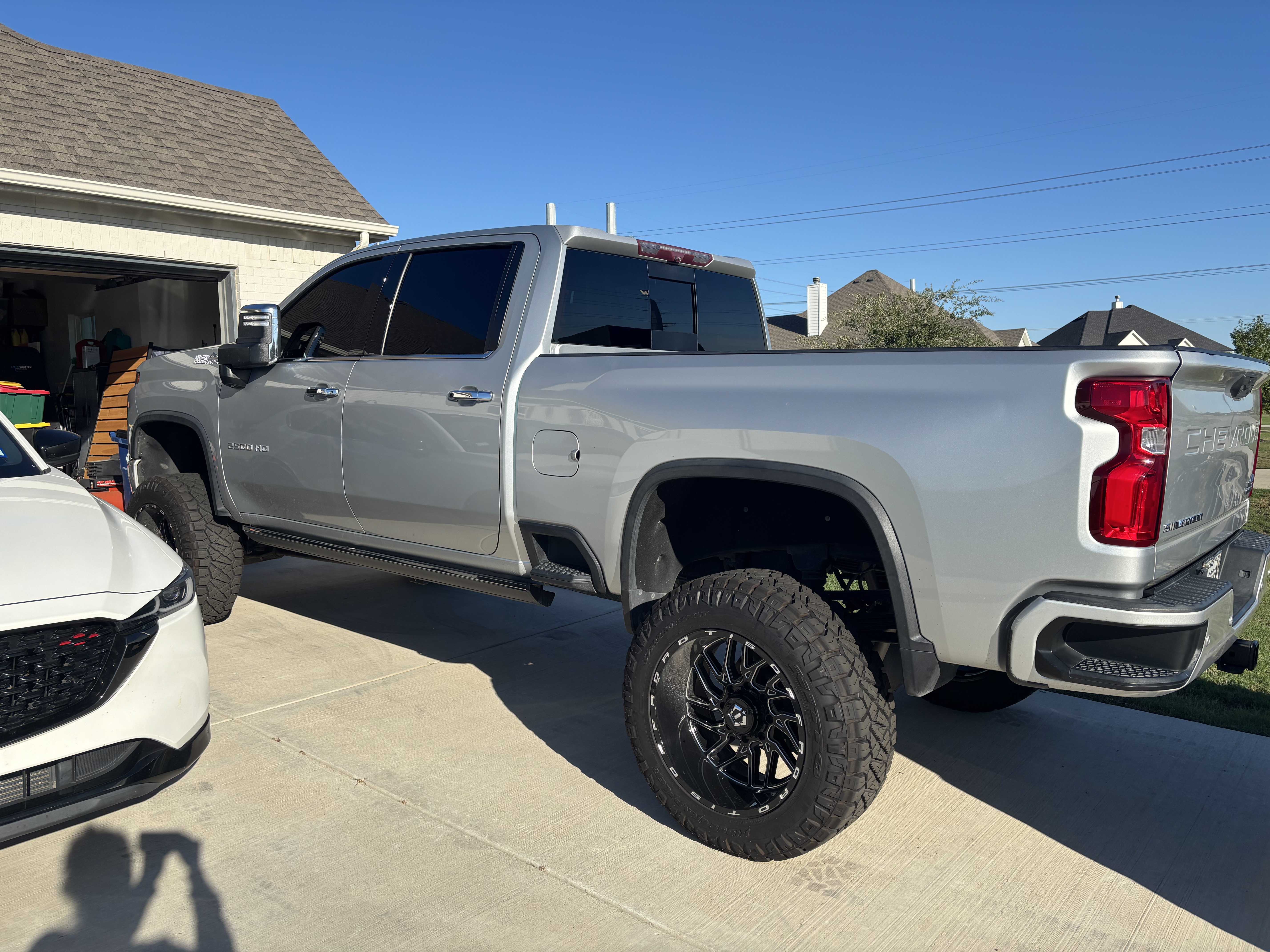 Used 2021 Chevrolet Silverado 2500 High Country w/ Z71 Off-Road Package AWD/4WD image 1