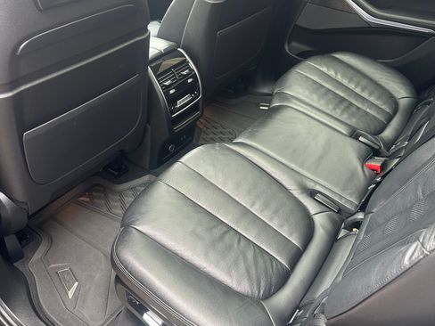 Used 2020 BMW X7 xDrive40i w/ Premium Package AWD/4WD image 11
