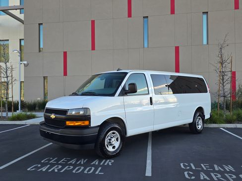 Used 2020 Chevrolet Express 3500 LS image 10