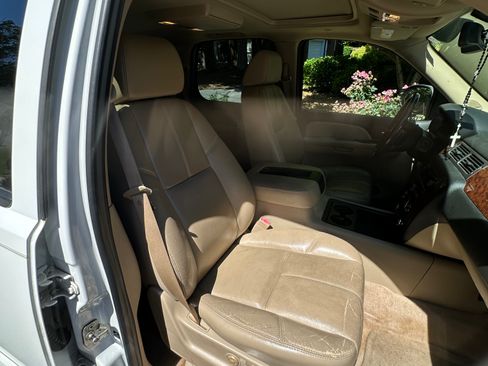 Used 2007 Chevrolet Tahoe LT w/ LT Preferred Equipment Group RWD image 17