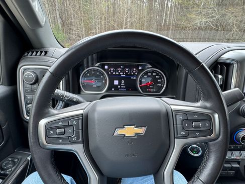 Used 2021 Chevrolet Silverado 2500 LTZ w/ LTZ Premium Package image 23