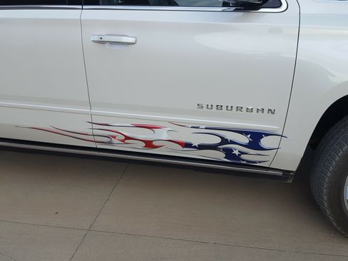 Used 2016 Chevrolet Suburban LTZ image 5