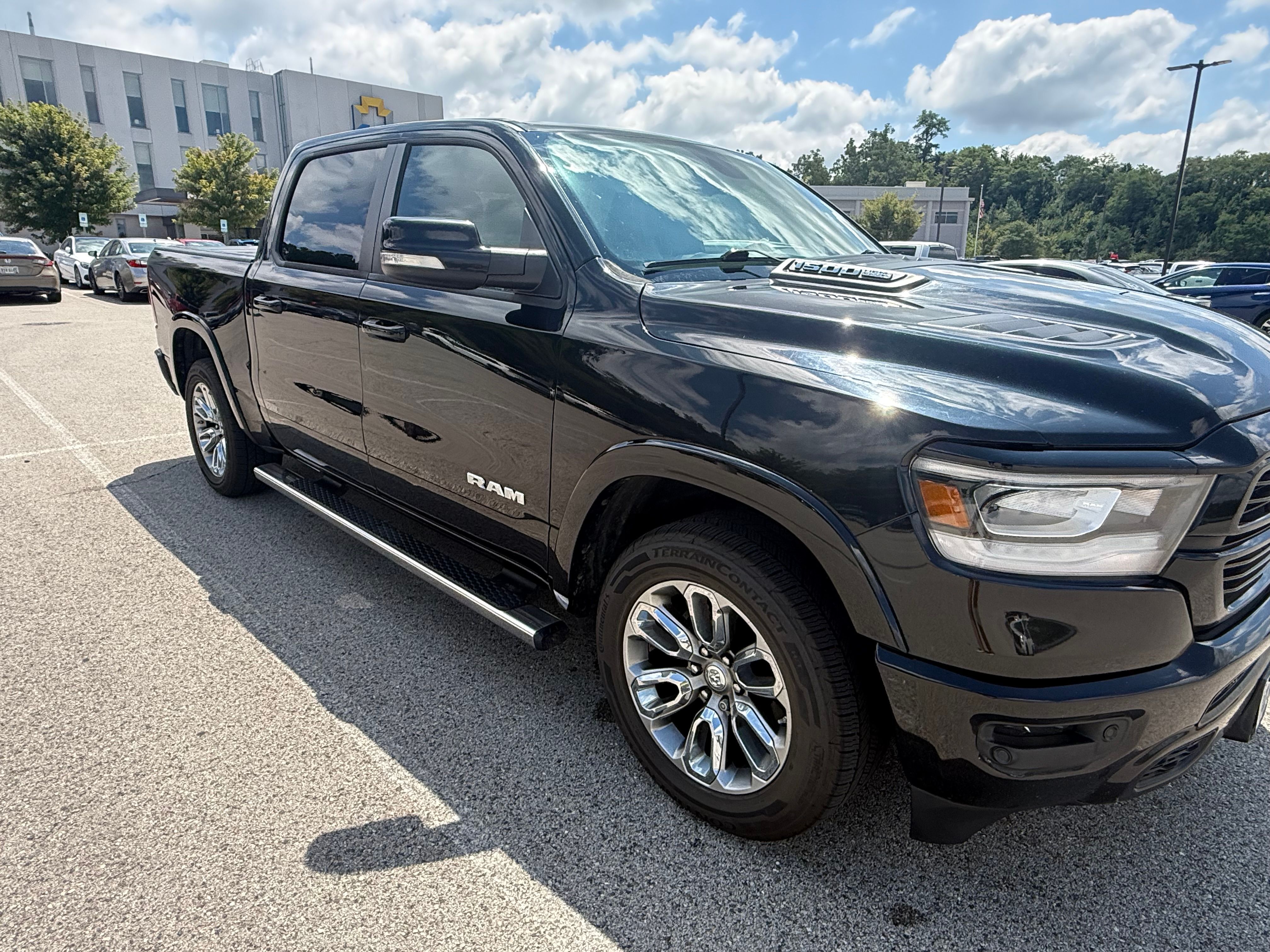 Used 2019 RAM 1500 Laramie w/ Sport Appearance Package AWD/4WD image 5