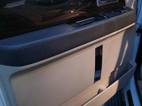 Used 2015 Lincoln Navigator 2WD w/ Equipment Group 101A Reserve image 6