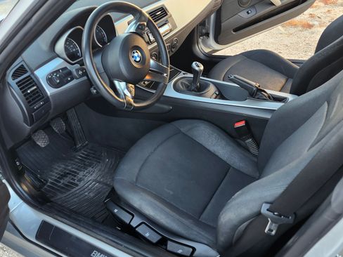 Used 2007 BMW Z4 3.0i image 6