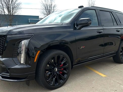 Used 2026 Cadillac Escalade V w/ LPO, ONYX Package image 1