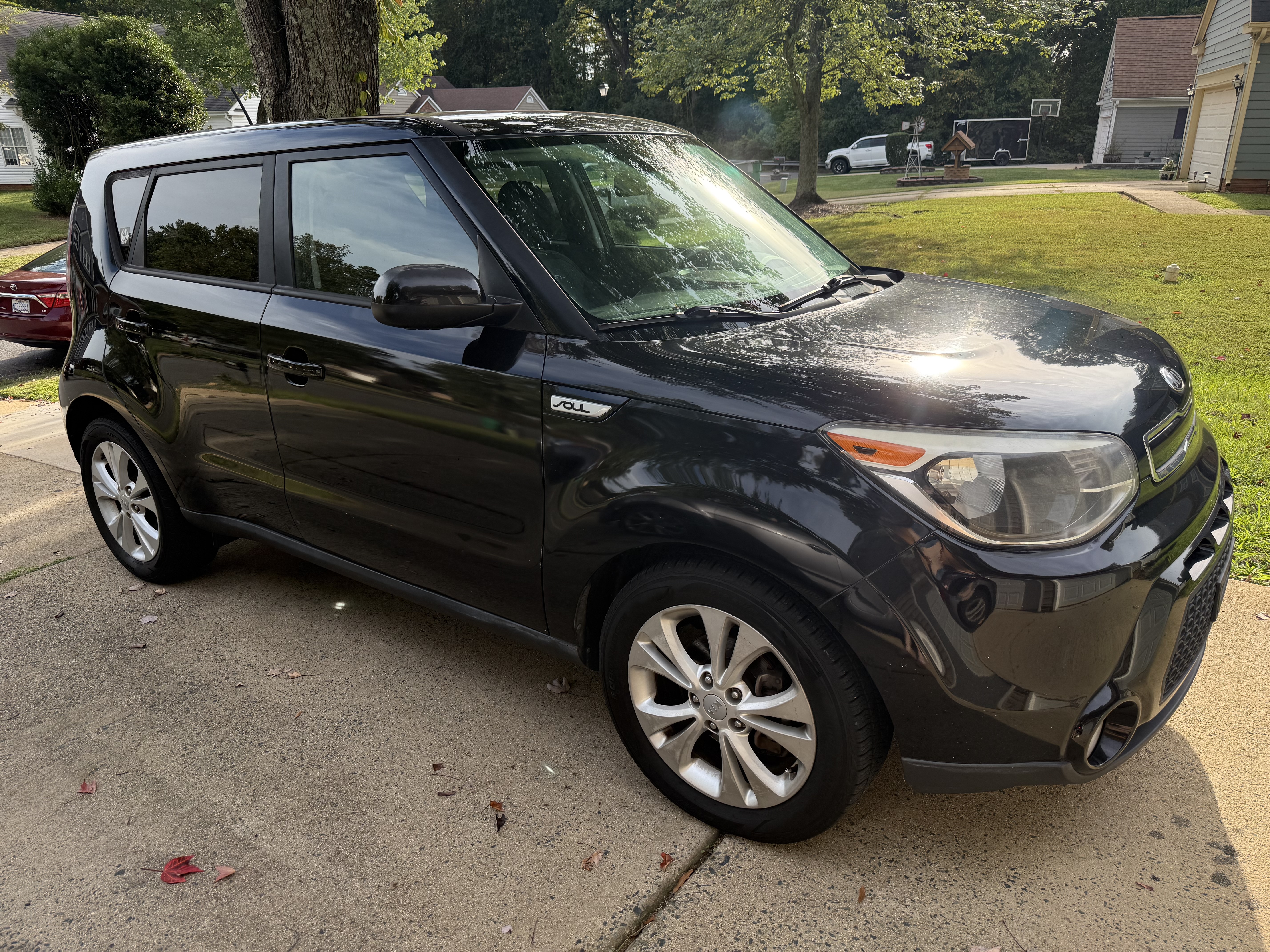 Used 2016 Kia Soul + FWD image 1