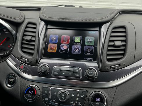 Used 2018 Chevrolet Impala LT image 14