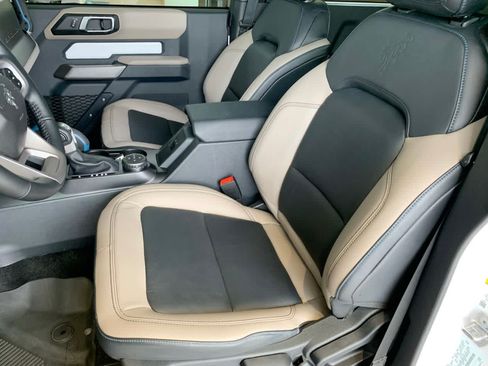 Used 2023 Ford Bronco Wildtrak image 17