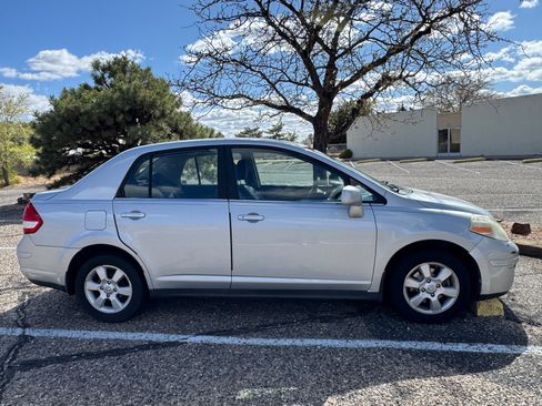 Used 2007 Nissan Versa SL w/ Convenience Pkg image 2