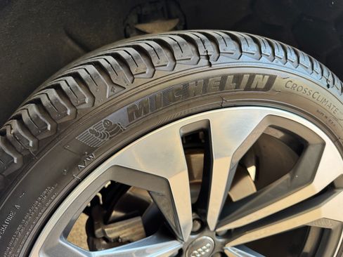 Used 2020 Audi Q8 Prestige w/ Prestige Package image 13