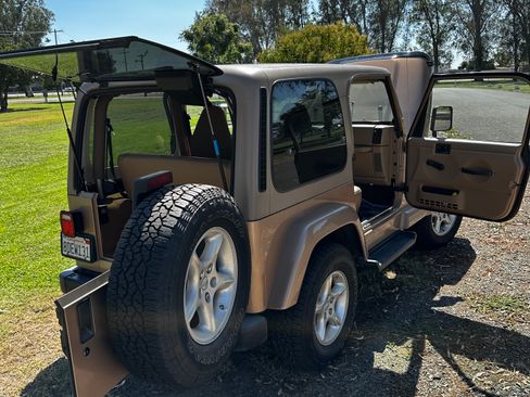 Used 2000 Jeep Wrangler Sahara AWD/4WD image 10