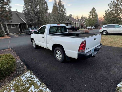 Used 2012 Toyota Tacoma 2WD Regular Cab image 4
