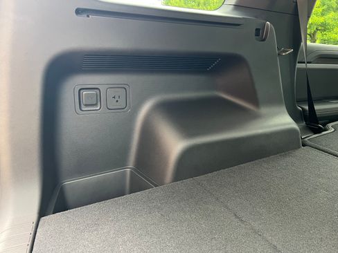 Used 2027 Rivian R2 Performance AWD/4WD image 30