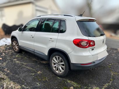 Used 2009 Volkswagen Tiguan SE