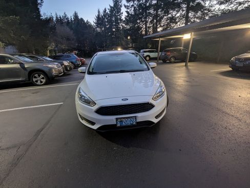 Used 2015 Ford Focus SE image 2