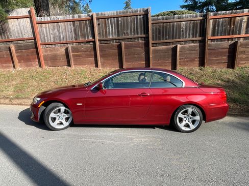 Used 2012 BMW 335i Convertible image 6