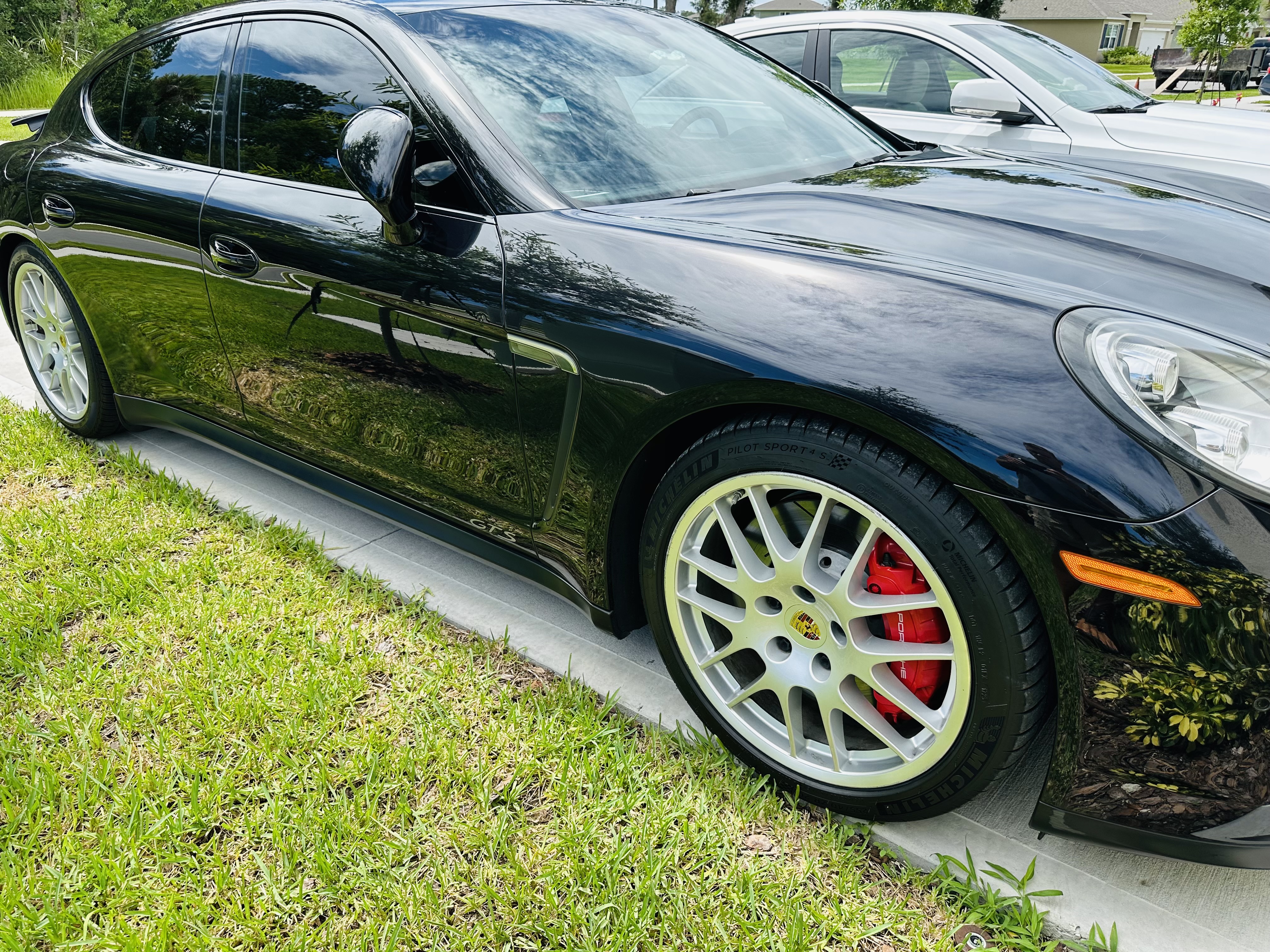 Used 2015 Porsche Panamera GTS AWD/4WD image 4