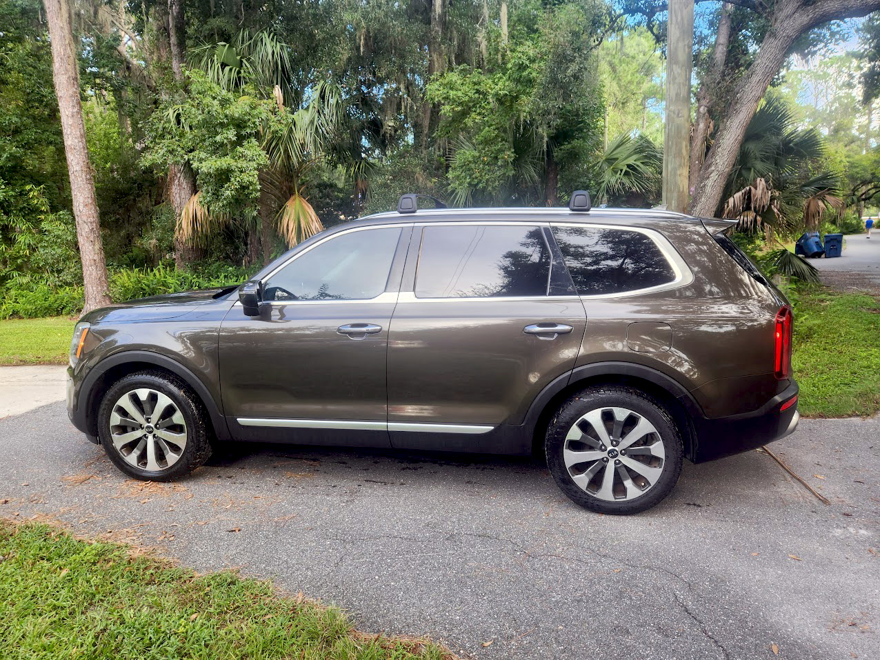 Used 2021 Kia Telluride S FWD image 2
