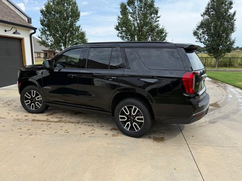 Used 2021 GMC Yukon AT4 w/ AT4 Premium Plus Package AWD/4WD image 2