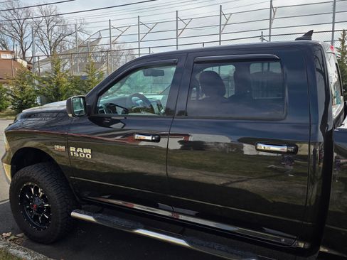 Used 2018 RAM 1500 Big Horn image 1