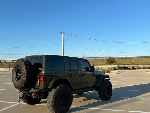 Used 2022 Jeep Wrangler Unlimited Rubicon w/ Trailer Tow Package image 2