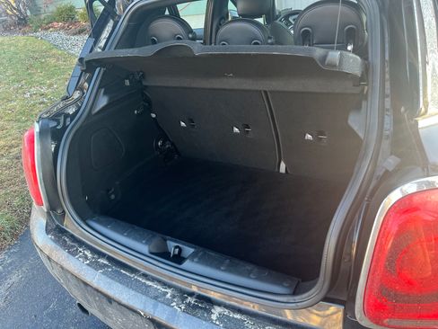 Used 2015 MINI Cooper 4-Door Hardtop image 11