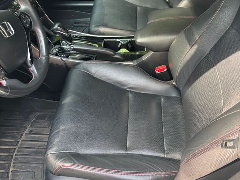 Used 2017 Honda Accord Sport Special Edition image 5