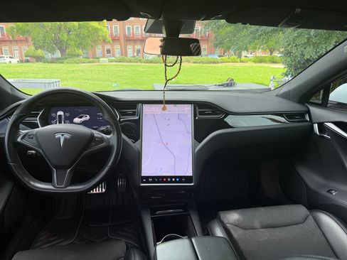 Used 2018 Tesla Model S 75D AWD/4WD image 5