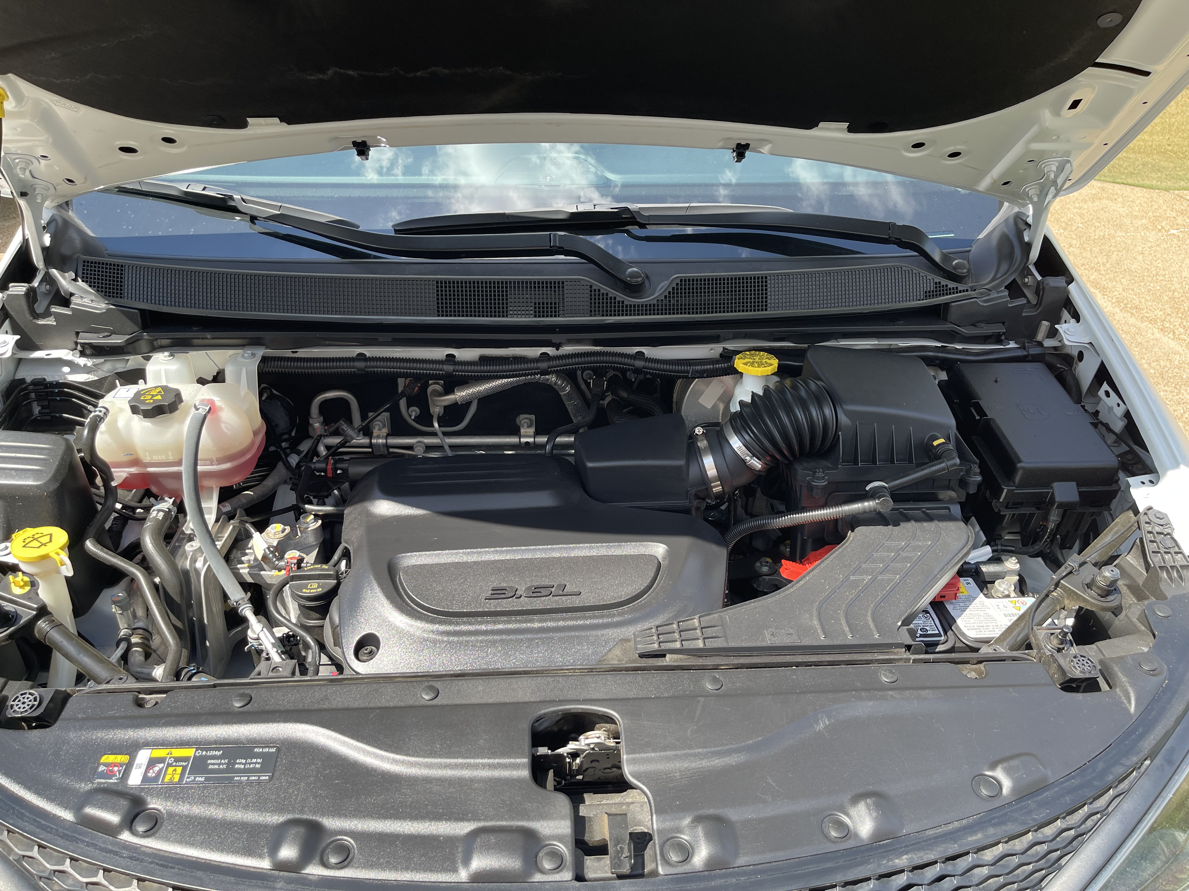 Used 2022 Chrysler Voyager LX FWD image 12