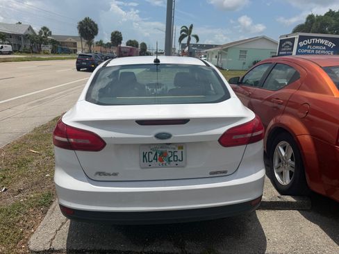 Used 2015 Ford Focus S FWD image 5