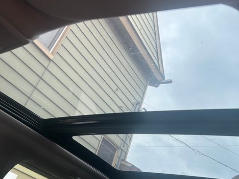 Used 2016 Ford F150 XLT w/ Equipment Group 302A Luxury image 4