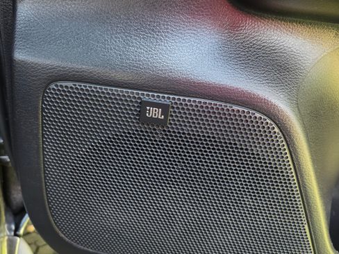 Used 2021 Toyota Tacoma Limited image 30