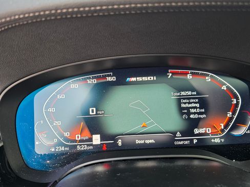 Used 2023 BMW M550i xDrive w/ Executive Package image 9