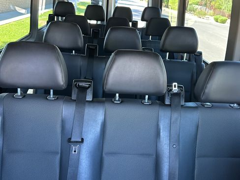 Used 2016 Mercedes-Benz Sprinter 2500 image 18