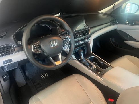 Used 2018 Honda Accord LX image 9
