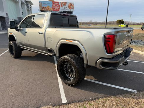 Used 2024 GMC Sierra 2500 Denali Ultimate AWD/4WD image 8